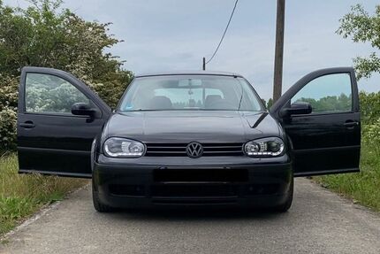 VW Golf 215.118 km 2.350 &euro; Emmerich am Rhein 46446