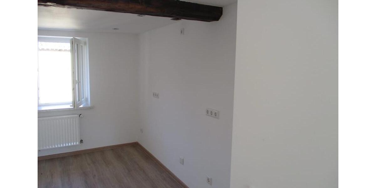 Etagenwohnung Borken (Hessen) - 3 Zimmer, 100 m&sup2;, 860&euro; | Angebot:26102419