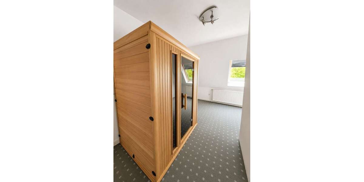 Charakterimmobilie mit Einliegerwohnung auf außergewöhnlichem Naturgrundstück - Mehrfamilienhaus, Wohnhaus Hüllhorst | Angebot:27254352