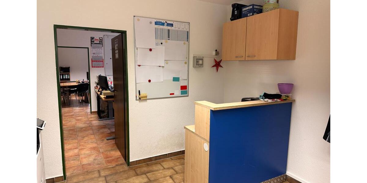 Moderne Büroräume mit eigenem Eingang und optionalen Lagerflächen in ruhiger Lage - Tülau zimmer