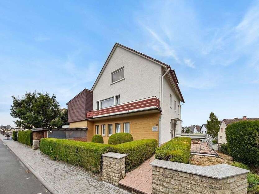 Haus zum Kaufen in Neu-Anspach 798.500 € 325.81 m² 12 zimmer