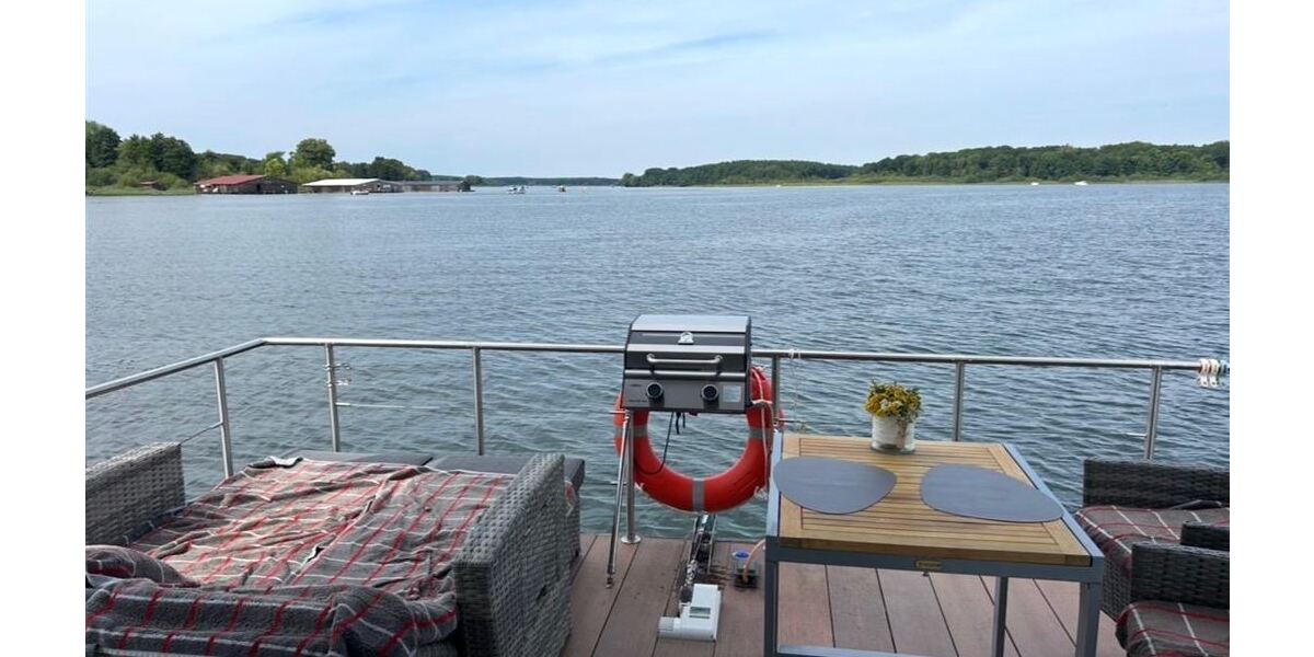 Ein Zuhause, auf dem Wasser oder im Hafen, exklusives Hausboot Neubau 2023 - Ferienhaus Jabel b Waren | Angebot:27142509