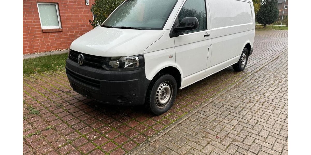 VW T5 Transporter 197.000 km 7.300 € Salzgitter 38226