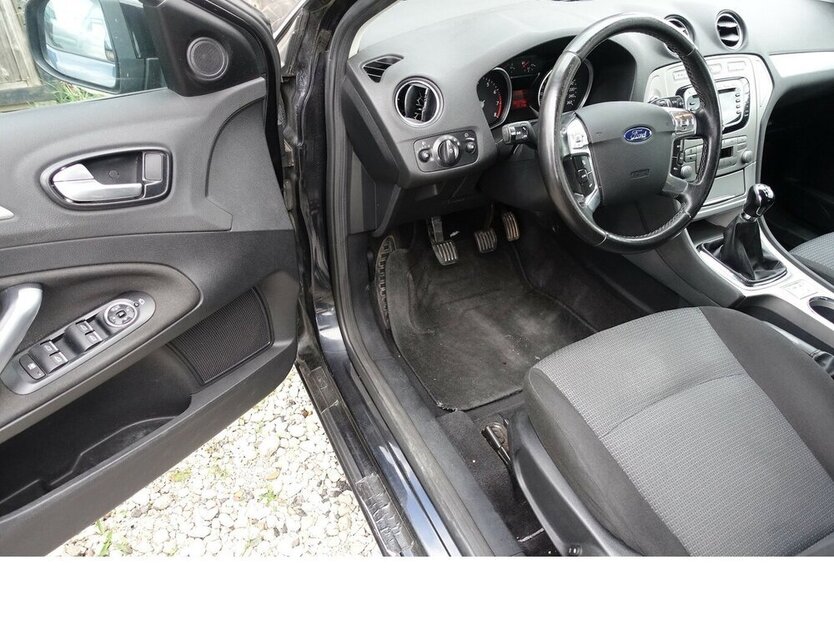 Mondeo Ambiente AHK abnehmbar Sony Sitzheizung