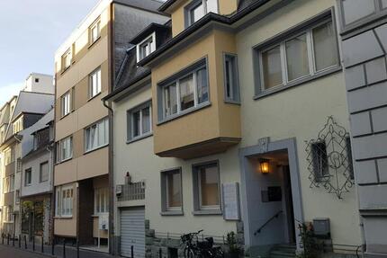 WOHN- und GESCHÄFTSHAUS IN ZENTRALSTER LAGE IN SIEGBURG AM MARKT 16 zimmer