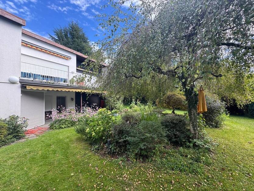 Seltene Gelegenheit - Einfamilienhaus mit großem Grundstück und See-und Bergblick!