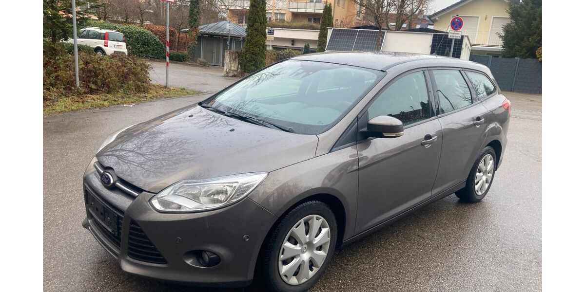 Ford Focus 56.977 km 6.399 &euro; München 81739