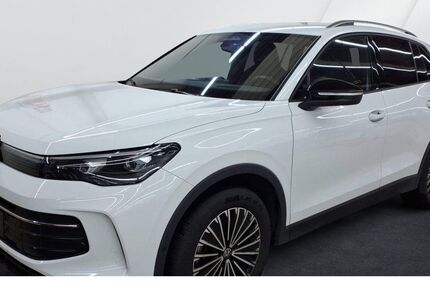 VW Tiguan 24.138 km 38.919 &euro; Artern 06556