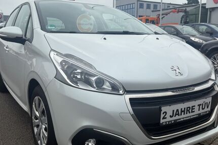 Peugeot 208 140.241 km 5.999 € Geldern 47608