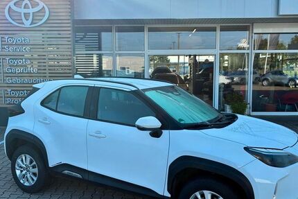 Toyota Yaris Cross 9.800 km 24.930 &euro; Zeithain 01619