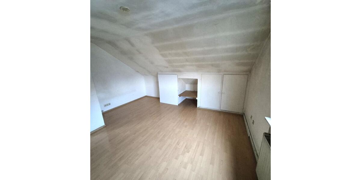 Dachgeschoßwohnung Ludwigshafen am Rhein Ludwigshafen-Oggersheim - 1 Zimmer, 29 m&sup2;, 270&euro; | Angebot:24750479