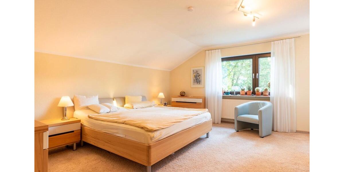 Einfamilienhaus Erlangen Alterlangen - 8 Zimmer, 330 m&sup2;, 1.395.000&euro; | Angebot:26429713
