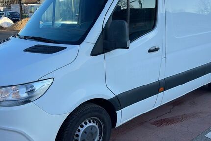 Mercedes-Benz Sprinter 210.000 km 14.900 &euro; München 81243