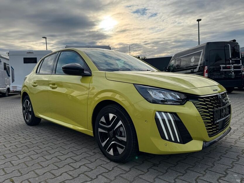 Peugeot 208 15.100 km 17.490 € Wiesmoor 26639