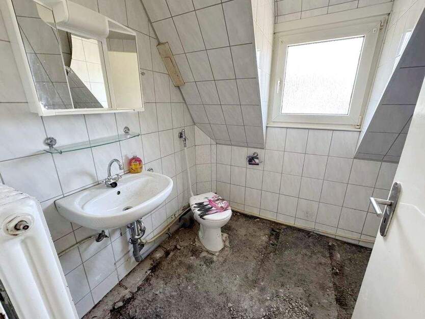 EIN- ODER ZWEIFAMILIENHAUS MIT GARTEN IN GUTER LAGE VON DORTMUND-NETTE 5 zimmer