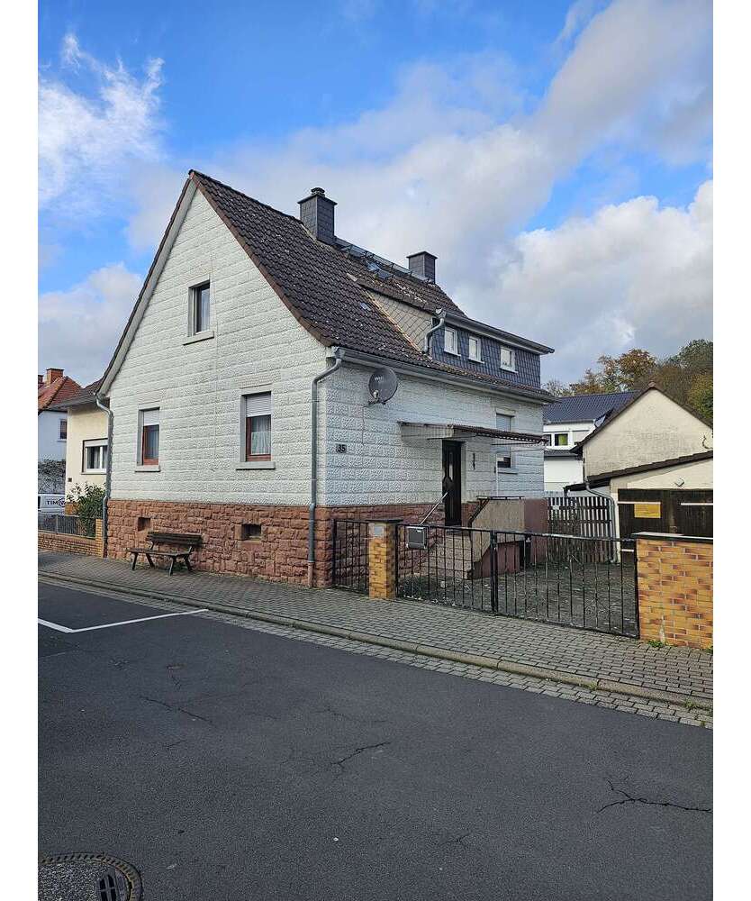 Haus zum Kaufen in Limeshain 178.000 € 90 m²