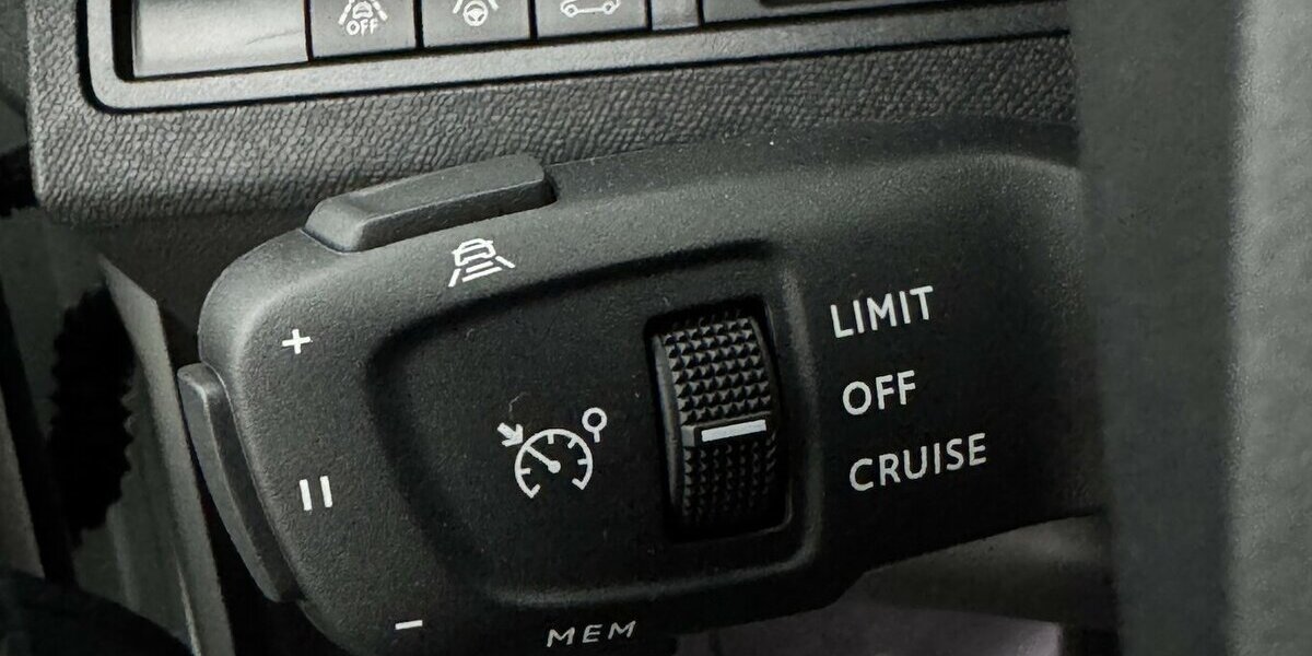 Peugeot 5008 GT Puretech 130 EAT8 1.Hand 7 Sitze 19.369 km 25.420 &euro; Lich 35423