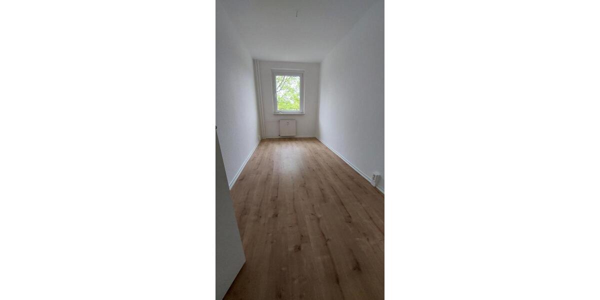 Etagenwohnung Bernsdorf - 3 Zimmer, 58 m&sup2;, 300&euro; | Angebot:26300680
