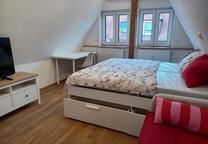 modernes WG-Zimmer in komplett ausgestatteter WG
