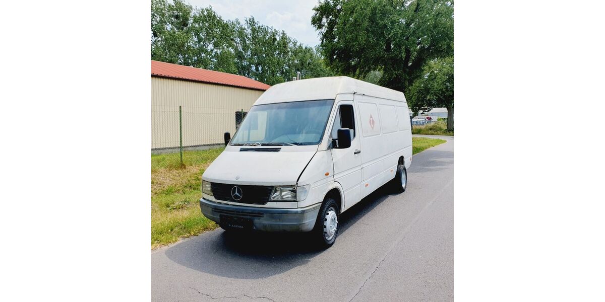 Mercedes-Benz Sprinter 175.665 km 4.800 &euro; Berlin 13629
