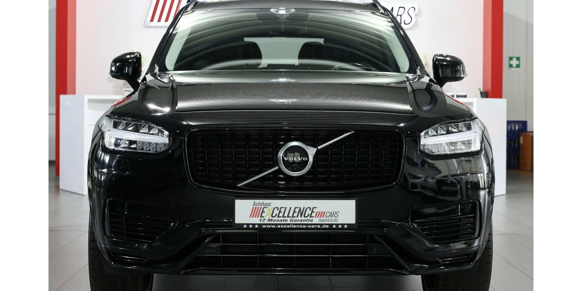 Volvo XC90 T8 P-HEV AWD EXPRESSION R-DESIGN / 7-SITZER 143.000 km 38.444 &euro; Hamm 59077