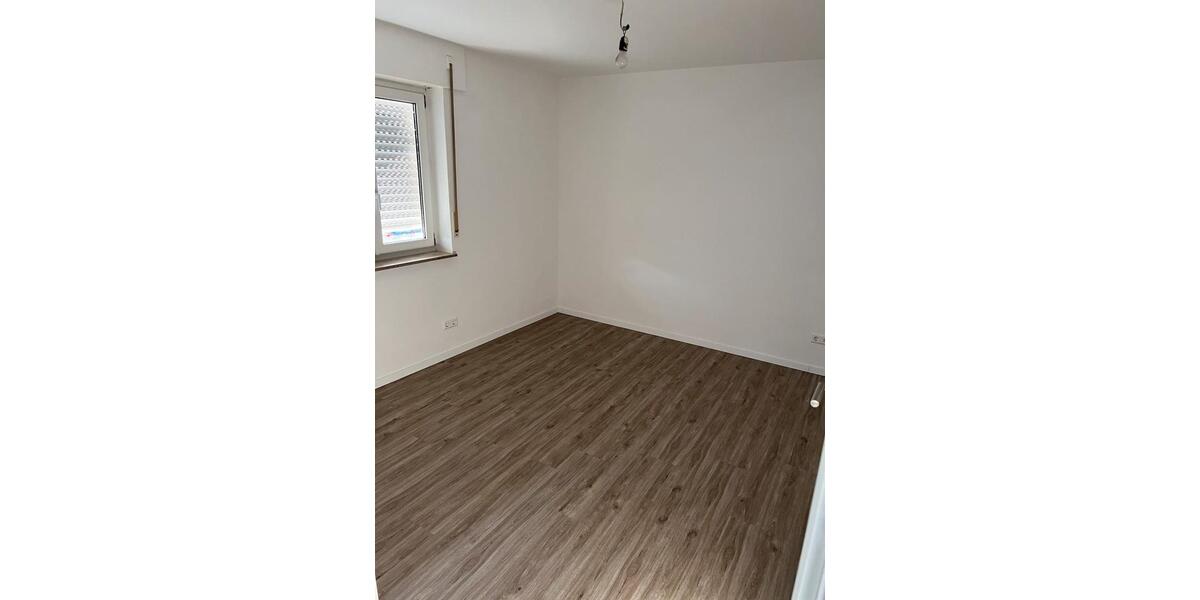 Etagenwohnung Asperg - 3 Zimmer, 64 m&sup2;, 950&euro; | Angebot:26357731