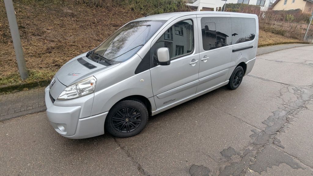 Peugeot Expert Tepee 188.000 km 11.200 &euro; Newel 54309
