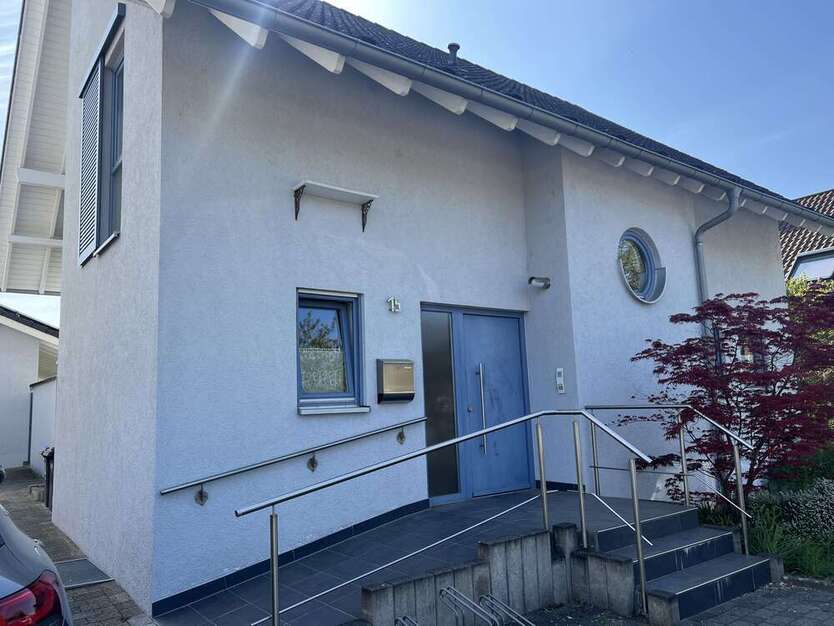 Haus zum Kaufen in Altrip 798.000 € 200 m²