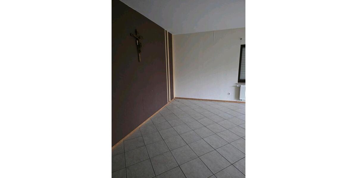 Einfamilienhaus Schondra - 7 Zimmer, 138 m&sup2;, 165.000&euro; | Angebot:27022970