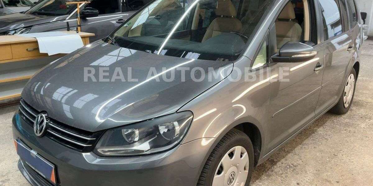 VW Touran 215.000 km 6.999 &euro; Frankfurt 65933