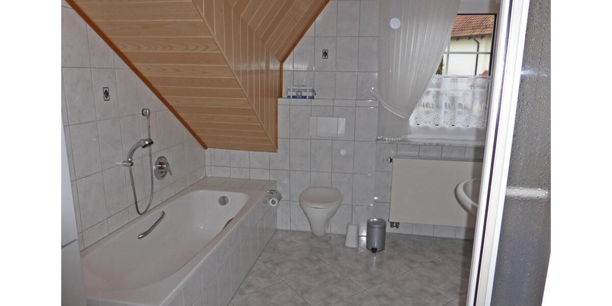 2 ZKB Dachgeschosswohnung ab 01.01.26 - Möbliert 2 zimmer