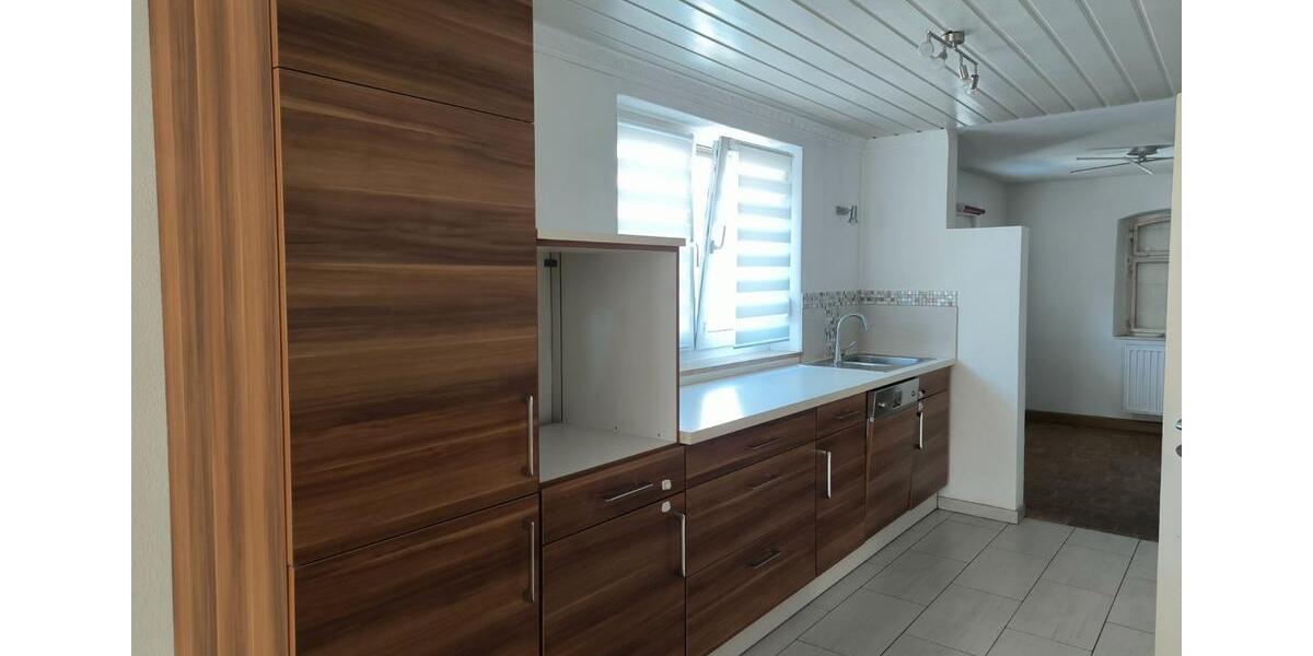 Einfamilienhaus Ebern - 7 Zimmer, 120 m&sup2;, 190.000&euro; | Angebot:27084162