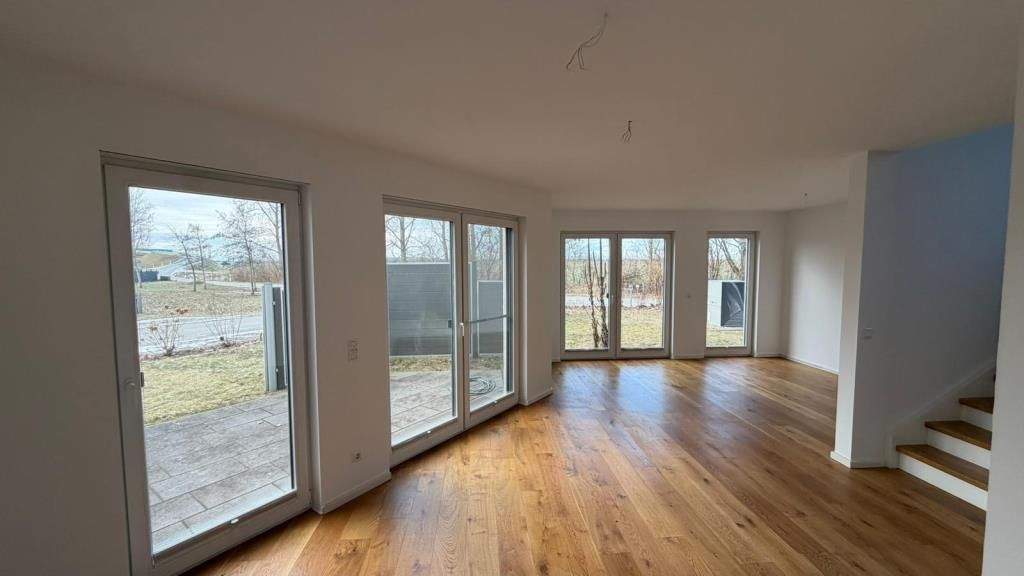 Mehrfamilienhaus, Wohnhaus Rostock Elmenhorst - 6 Zimmer, 180 m&sup2;, 785.000&euro; | Angebot:25666893