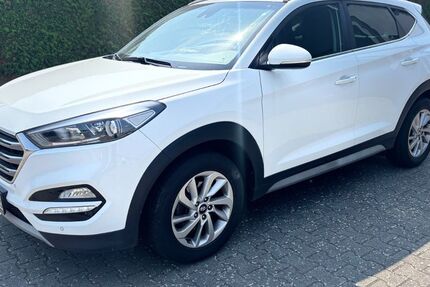 Hyundai TUCSON 180.000 km 9.990 &euro; Ingelheim 55218