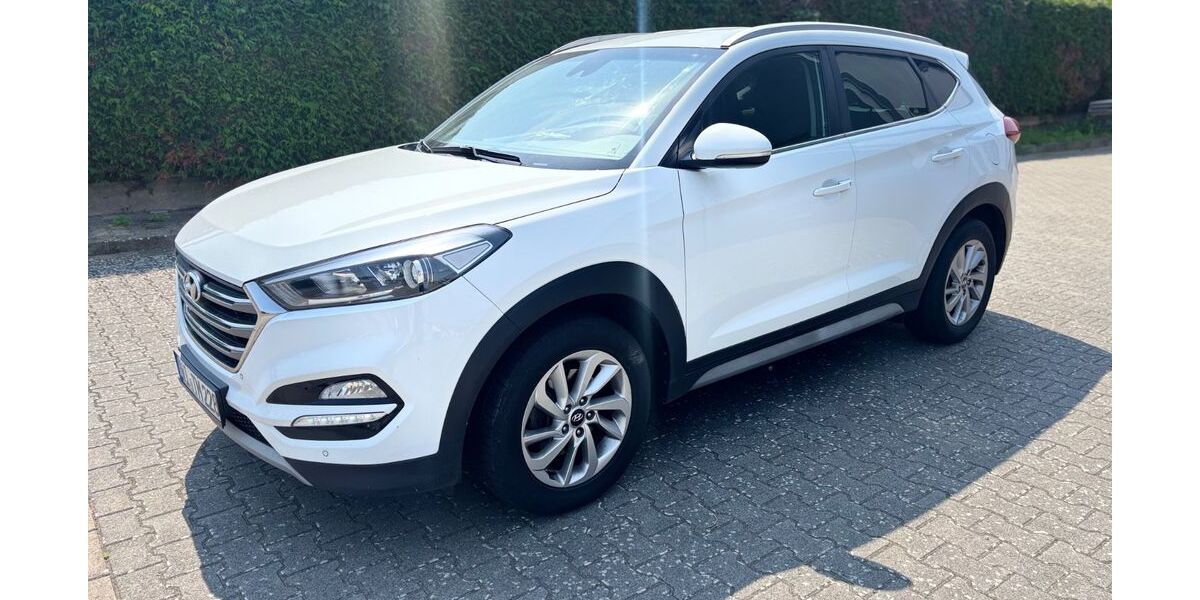 Hyundai TUCSON 180.000 km 9.990 &euro; Ingelheim 55218