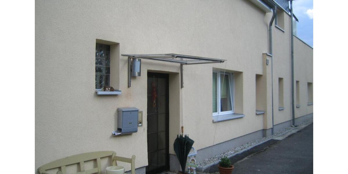 Ruhige helle 4-Zi.-Whg. Terrasse + eigener Hauseingang + Carport 4 zimmer
