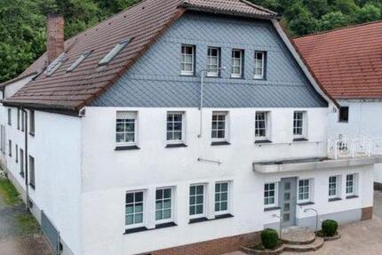 Haus Sundern (Sauerland) - 22 Zimmer, 332 m&sup2;, 420.000&euro; | Angebot:27220950