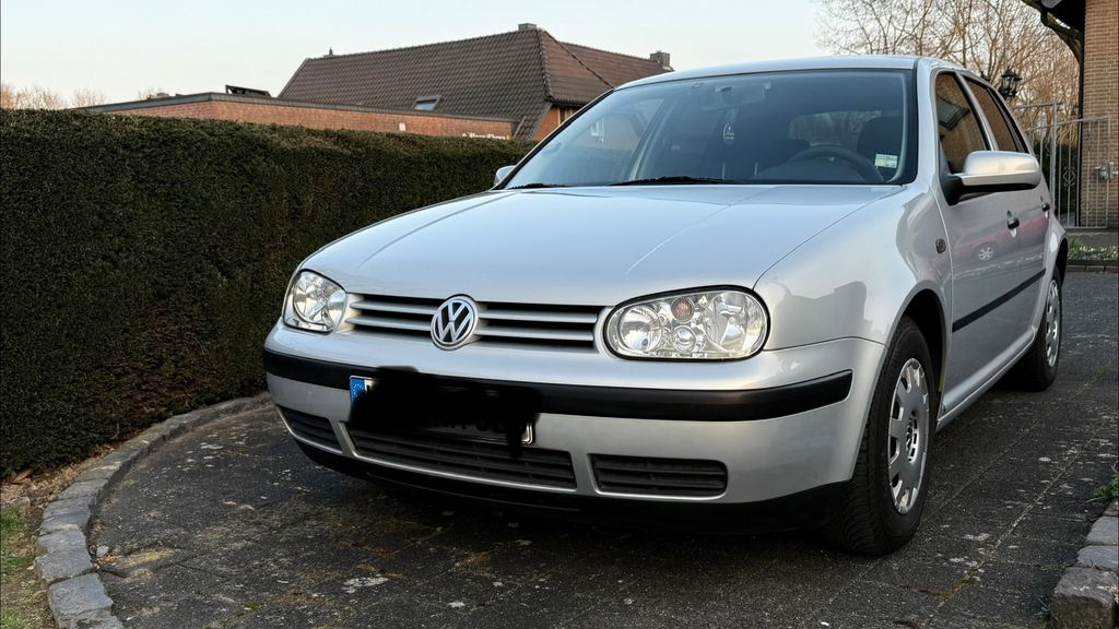 VW Golf 191.000 km 2.600 &euro; Kevelaer 47623