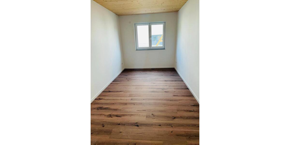 Etagenwohnung Langquaid - 5 Zimmer, 128 m&sup2;, 1.355&euro; | Angebot:24770150