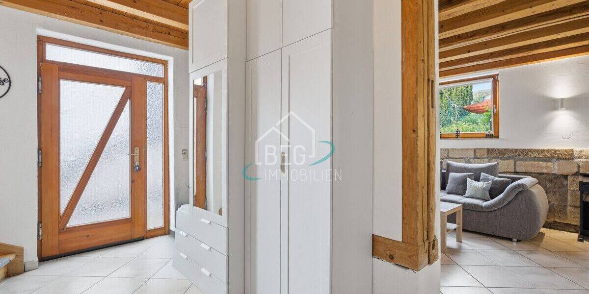 Mehrfamilienhaus, Wohnhaus Stuttgart / Sillenbuch Sillenbuch - 6 Zimmer, 161 m&sup2;, 689.000&euro; | Angebot:26833944
