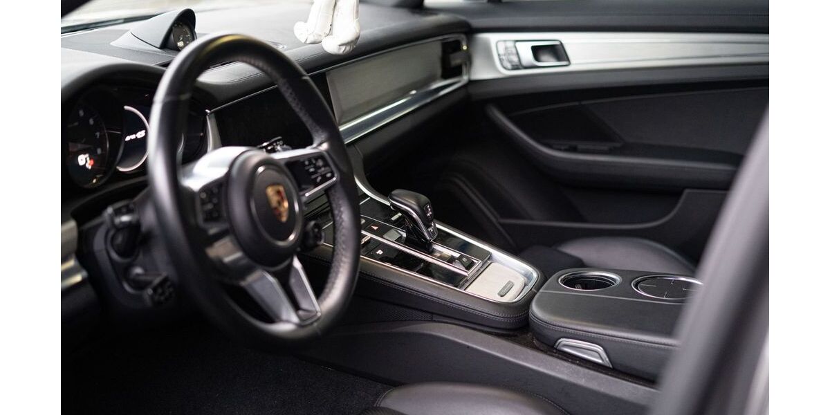 Porsche Panamera 90.567 km 49.900 &euro; Paderborn 33100