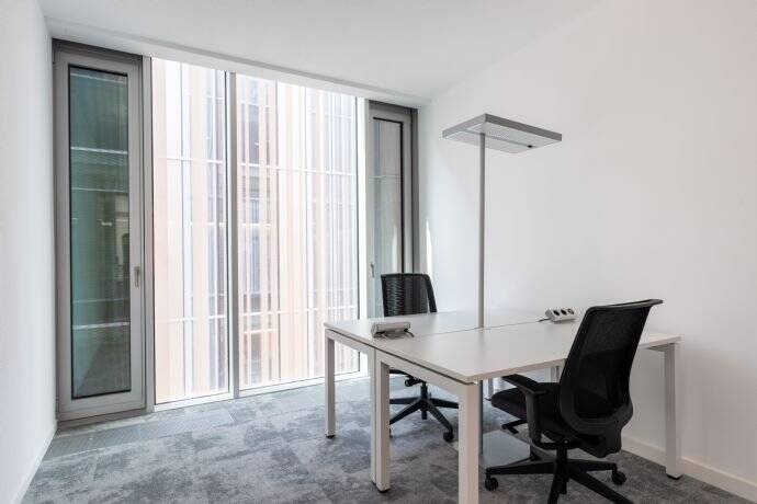 Voll ausgestatteter privater Büroraum für Sie und Ihr Team in Regus Königstraße