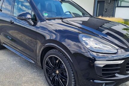 Porsche Cayenne 168.334 km 28.900 &euro; Paderborn 33106