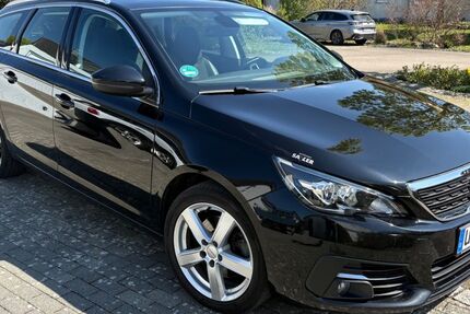 Peugeot 308 148.000 km 8.450 &euro; Langenau 89129