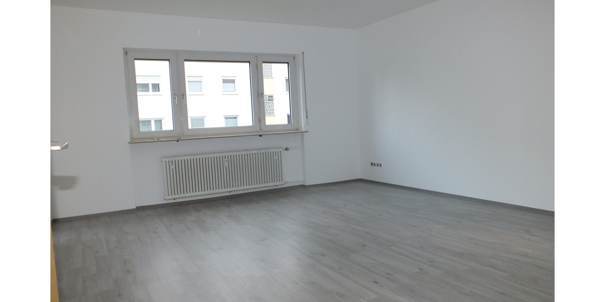 Frisch renovierte 3 Zimmer Wohnung mit ca. 75m² Wohnfläche mit Balkon und Garage - Appartement Nauheim | Angebot:24610048
