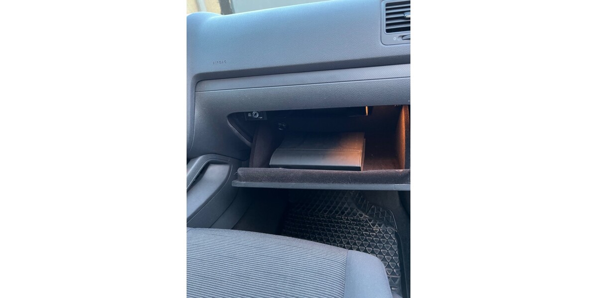 VW Golf 5 148.587 km 3.350 &euro; Dortmund 44135