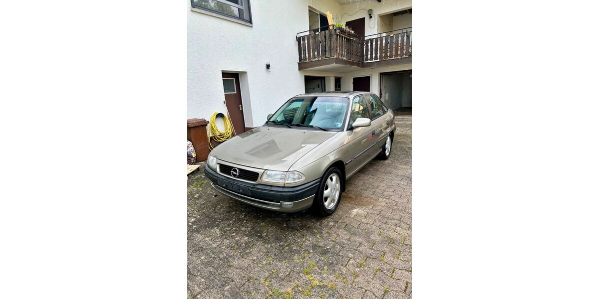 Opel Astra 78.208 km 2.000 &euro; Braunfels 35619