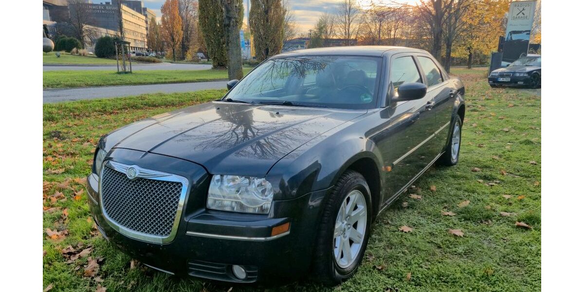 Chrysler 300C 150.000 km 3.450 € Brühl 50321