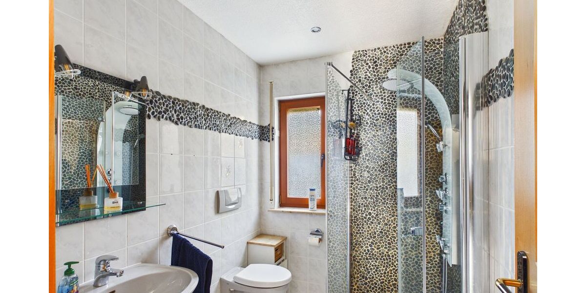 Mehr Raum als erwartet: Einfamilienhaus mit praktischer Raumstruktur, Doppelgarage, Carport und Pool - Einfamilienhaus Grünheide (Mark) | Angebot:26020268