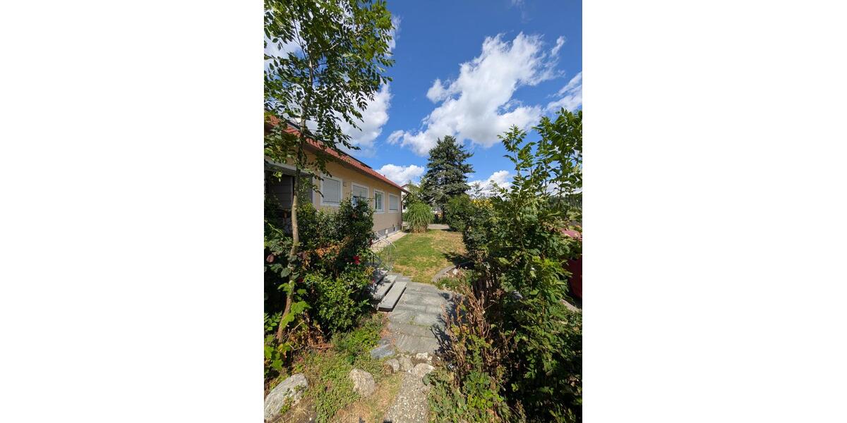 Erdgeschoßwohnung Freising Am Vogelherd - 6 Zimmer, 160 m&sup2;, 1.900&euro; | Angebot:27569113